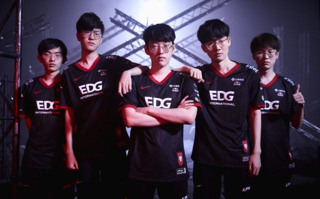 应从名次出 应从名次出