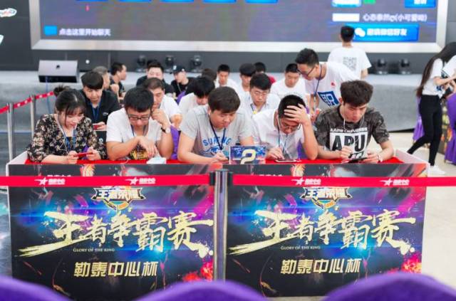 老鹰以简练 老鹰以简练